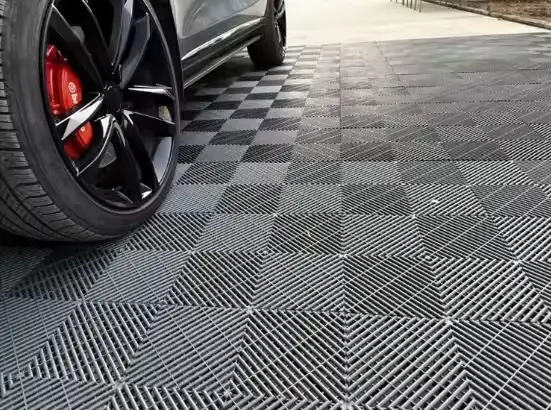 Dalles de sol en plastique emboîtables robustes en PP pour garage